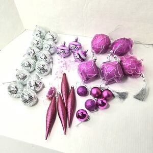Christmas Ornaments Bundle. 30+ Pieces, Silver And Fushia Pink